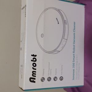 Robot cleaning device with solution and replacement pad